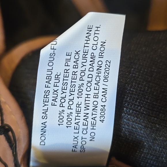 New Donna Salyers Fabulous Furs Sherpa Camel Adjustable Hat - Picture 8 of 11